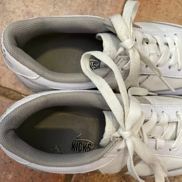 Volatile kicks sneaker with a silver detail size 7 White - Image 3