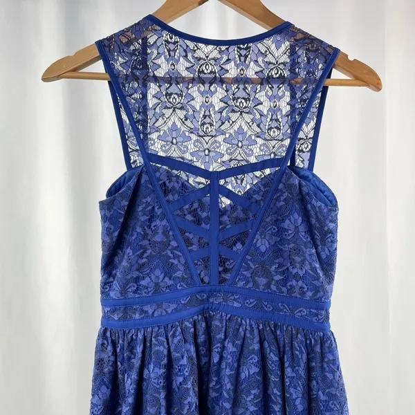 A. Drea Sweatheart Neckline Racerback Lace Mini Dress in Blue‎ Size Small - Image 7