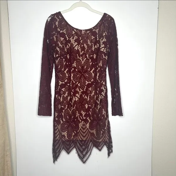 Burgundy wine lace long sleeve dress Sz medium - Image 2