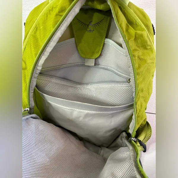 Osprey Green Ozone Day Hiking Backpack - Image 6