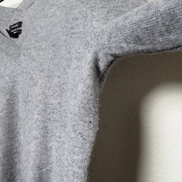 Halogen Women 100% Cashmere V-Neck Sweater M Gray Academia Preppy Luxury - Image 2