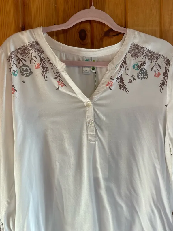 Aventura balloon sleeve Tencel top NWT - Image 8