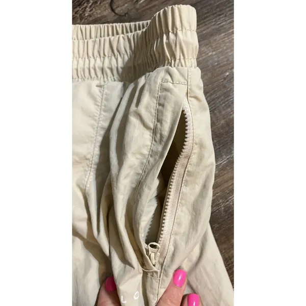Wilo The Label Cream Windbreaker‎ Jogger Small Zip Pocket Athleisure Pants - Image 8