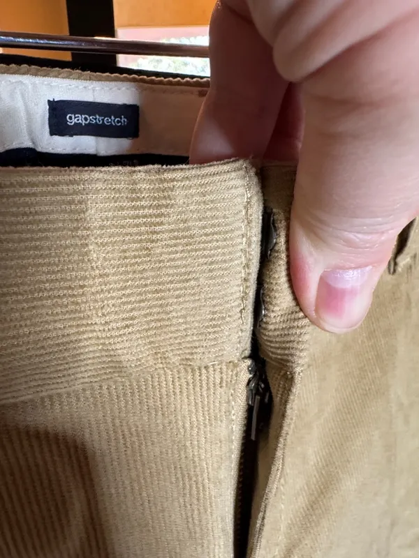 NWT GAP GapStretch Corduroy Pants Size 2R Tan Low Rise Straight Modern Fit - Image 8