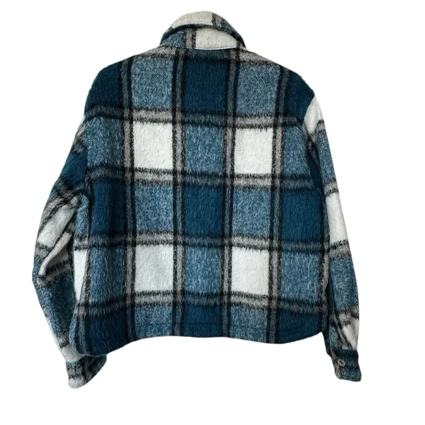 Zara Jacket Sz M Plaid Soft Cropped Shacket Classic - Image 2