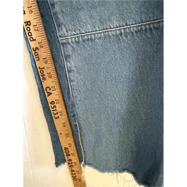 Old Navy High Rise Baggy Light Wash Wide Leg Jeans with Frayed Hem - Image 3