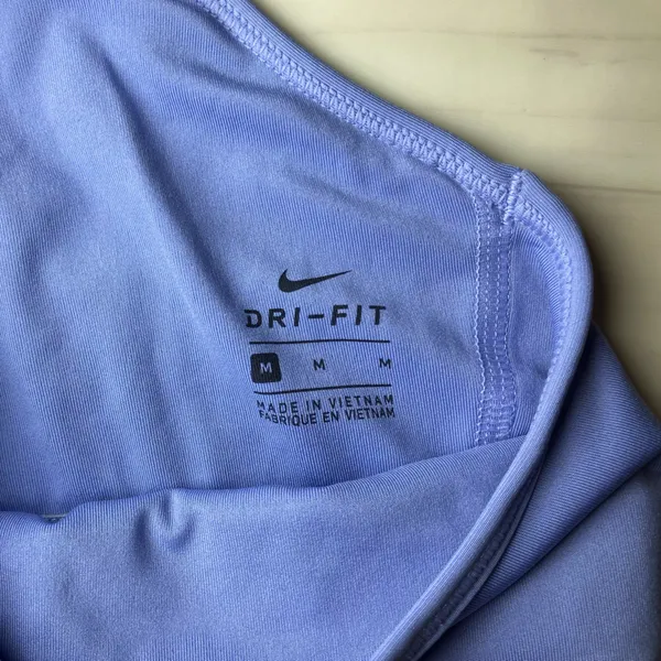 Nike Women’s Swoosh Sport Bra Size Medium - Image 3