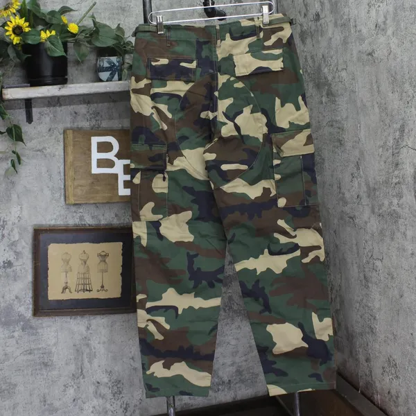 NWT Urban Renewal Button Fly Cargo Military Straight Leg Pants Green Camo S - Image 2