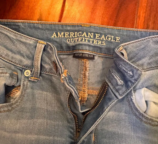 American Eagle Jeans - Image 3
