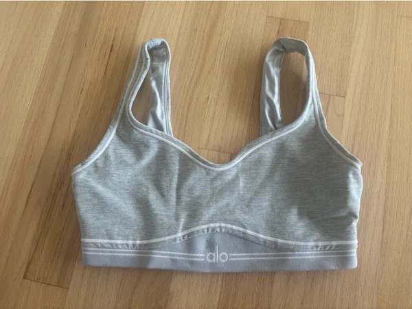 Alo Yoga Grey Heart Throb Set - Image 2