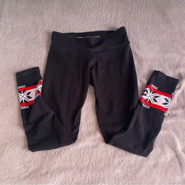 Victoria’s Secret black leggings with snowflake design - Image 4
