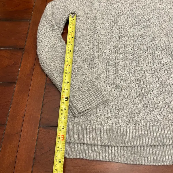 Banana Republic‎ Italian Yarn Sweater - Image 4