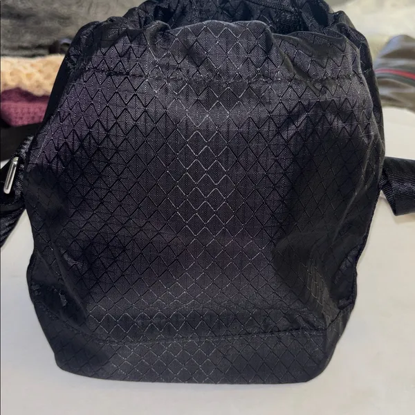 Athleta Black Nylon Bucket Bag Drawstring 2 Handles Adjustable Crossbody Strap - Image 4