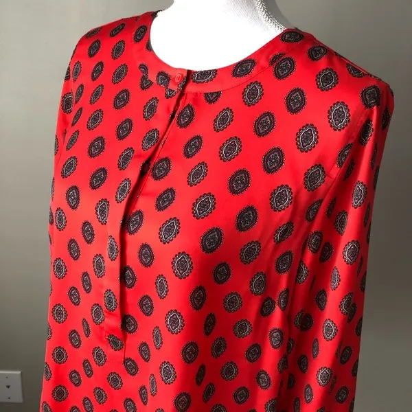 J. CREW FACTORY | Red Emblem Patterned Blouse Sz S - Image 3