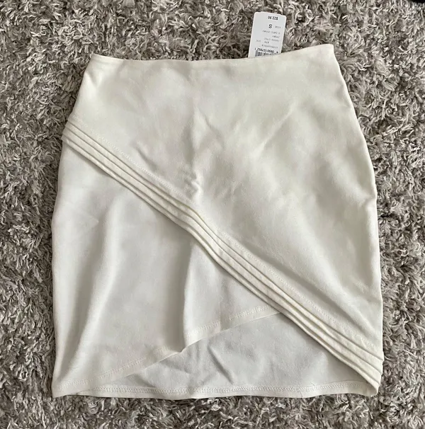 Windsor Bodycon Skirt - Image 4