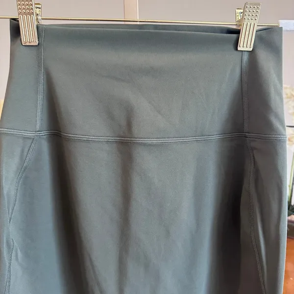 Lululemon Nulu Slim-Fit High-Rise Midi Skirt Army Green Size 6 NWOT - Image 3