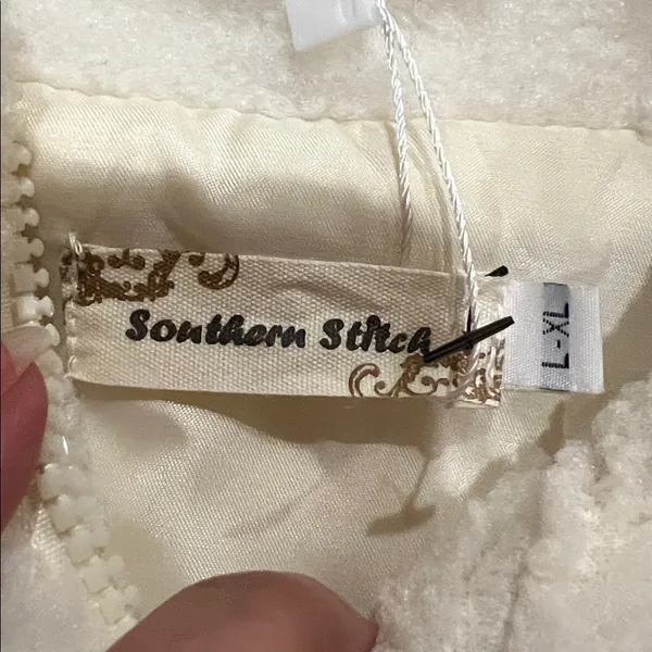 Southern Stitch Sherpa cream and leopard vest. Size L/XL NWT - Image 10