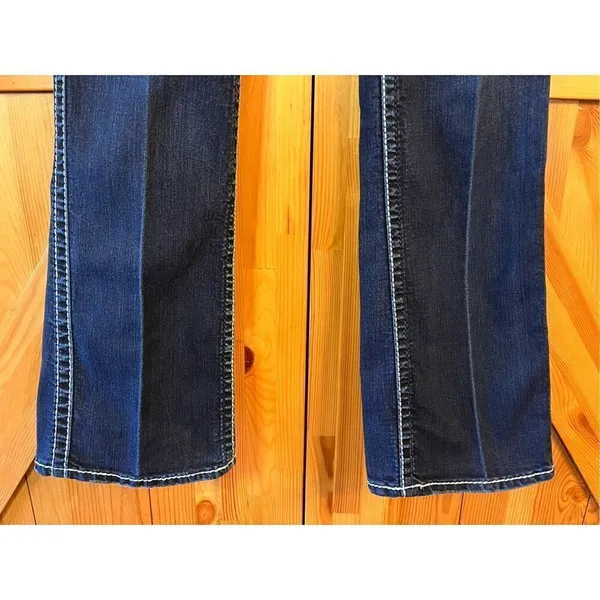 Silver Jeans Frances 18" womens size 28 x 33 distressed bootcut dark wash (3327) - Image 2