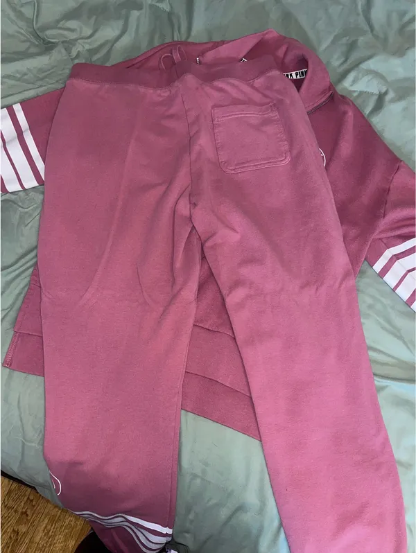 PINK Victoria's Secret Sweatsuit - Image 5