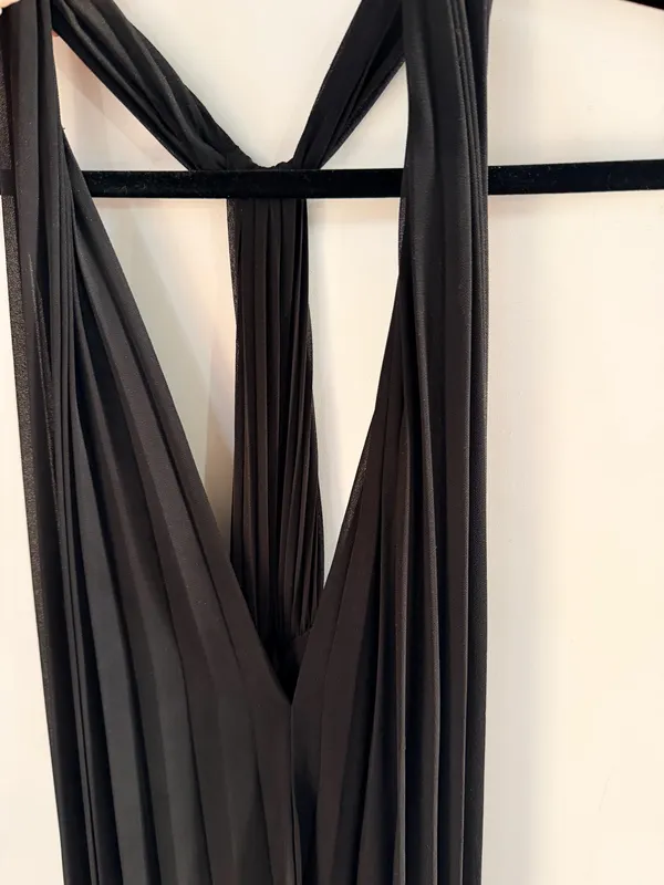 Banana Republic black pleated dress - Image 5
