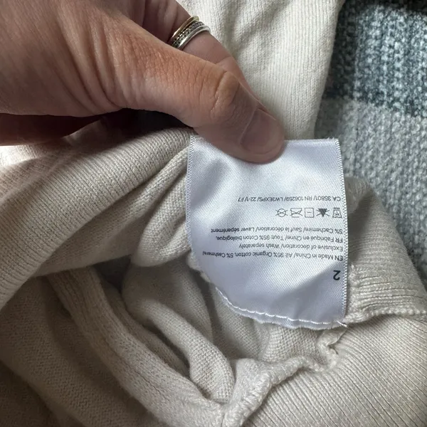 Lululemon Athletica Cream Cardigan Sweater with Ribbed Detailing - Image 3