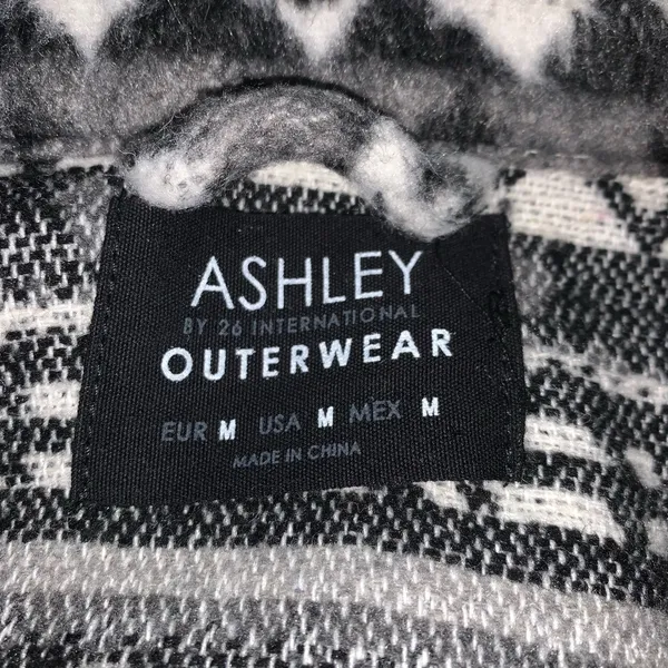 Ashley Outerwear Aztec Print Fleece Shacket Jacket Women's Size M Southwestern - Image 3