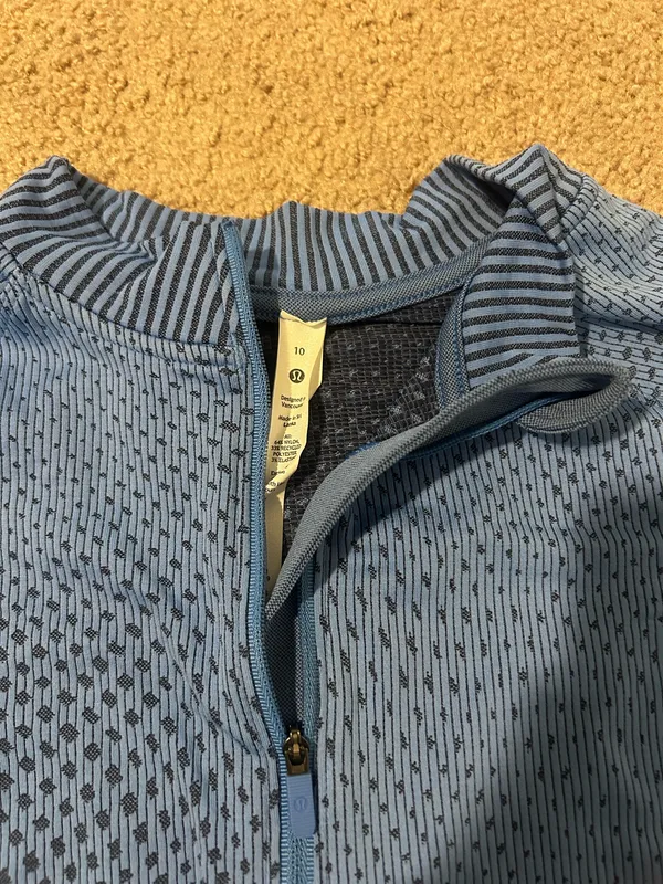 Lululemon Athletica Blue Patterned Half-Zip Top - Image 2