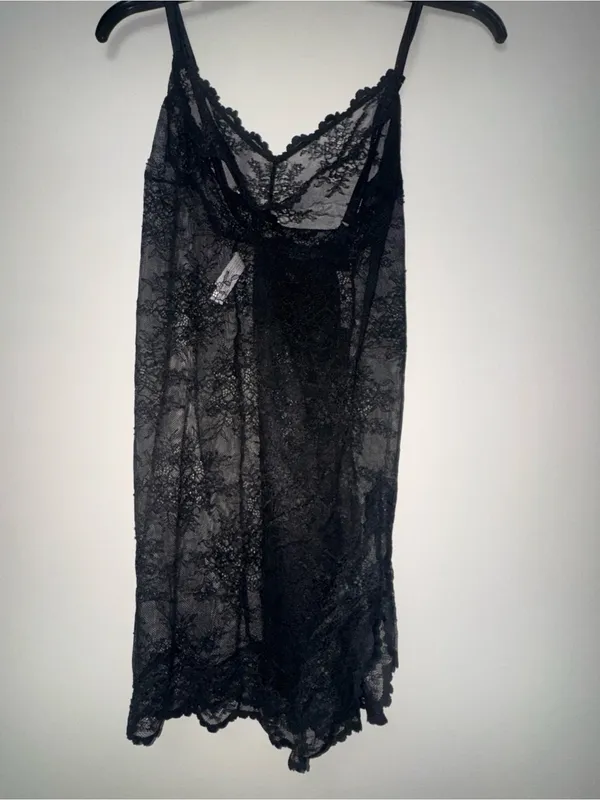 Auden Black Sheer Floral Lace Chemise with Scalloped Edge - Image 3