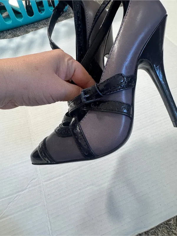 Tory Burch Judith Black Grey Leather Strappy Stiletto Heels Womens 6.5 Pointed - Image 4
