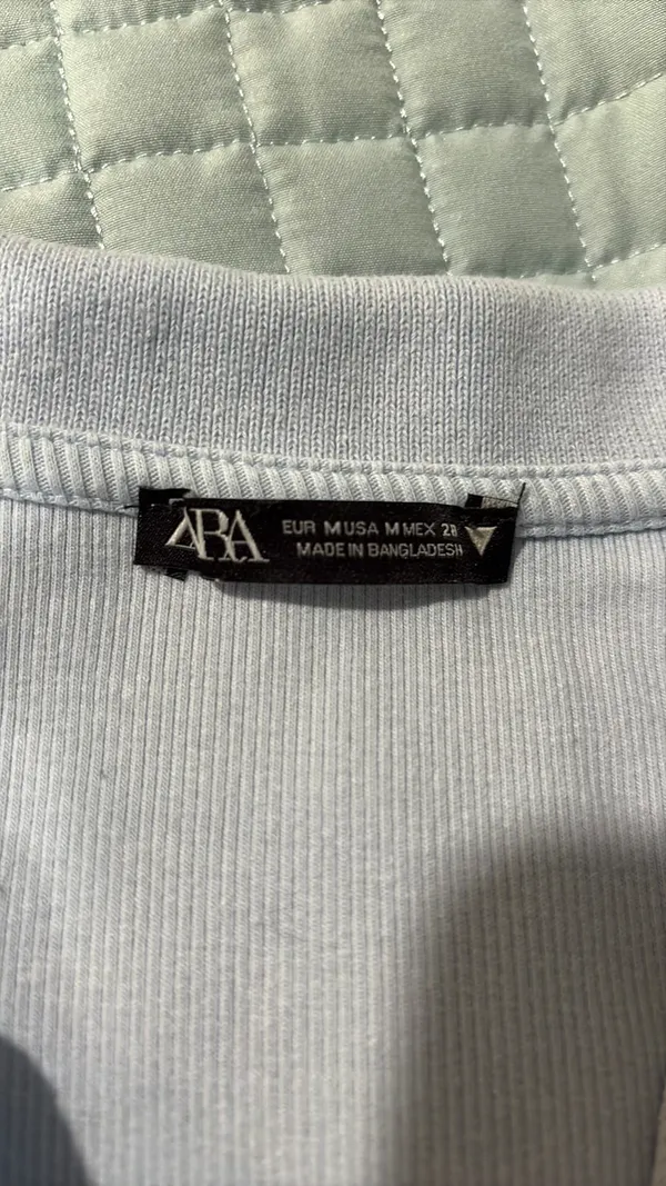Zara Cropped Polo V-Neck - Image 5