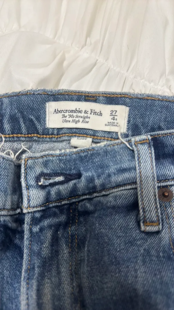 Abercrombie Jeans Ultra High-Rise 90s Straight - Image 4