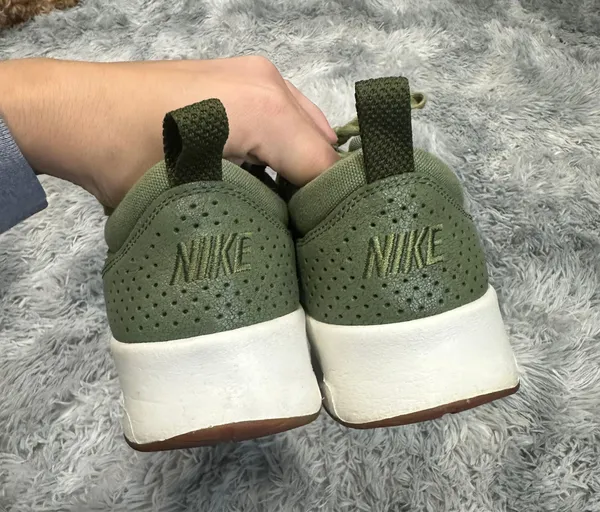 Nike Air Max Sneakers - Image 4