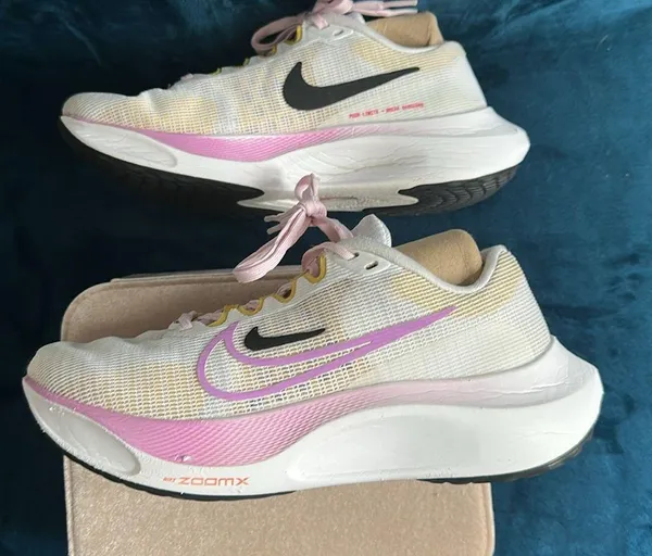 USED NIKE RUNNING SZ 6.5 - Image 3