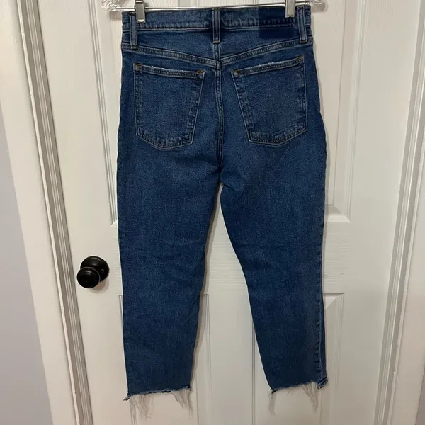 Abercrombie & Fitch High‎ Rise Mom Jean size 28 / 6 s - Image 8