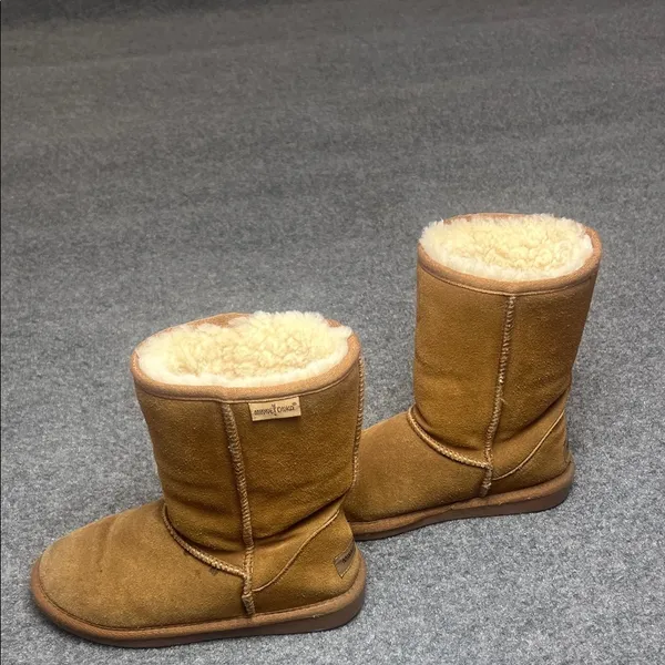 MinneTonka Cozy Tan Shearling Boots Size‎ 6 - Image 5