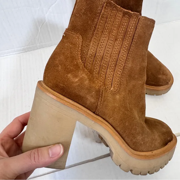 Dolce Vita Tan Suede Leather Platform Castor Ankle Boots Women’s 6.5 Chukka - Image 10
