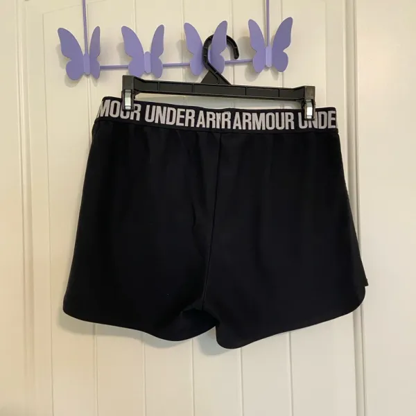 EUC | Under Armour women’s heat gear loose‎ fit solid active shorts — medium - Image 3