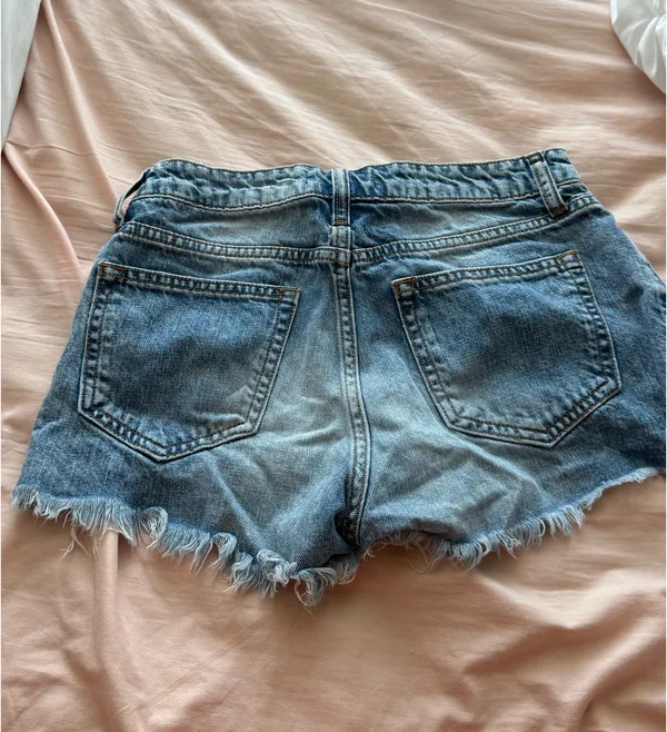 Forever 21 Shorts Denim - Image 2