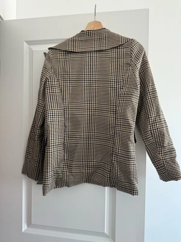 Chic checkered blazer. Perfect for layering. XS - Image 2