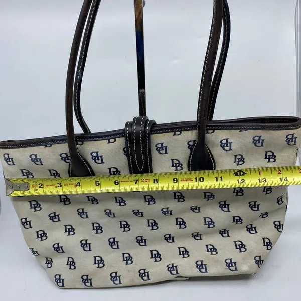 DOONEY & BOURKE White Medium Shoulder Bag - Image 4