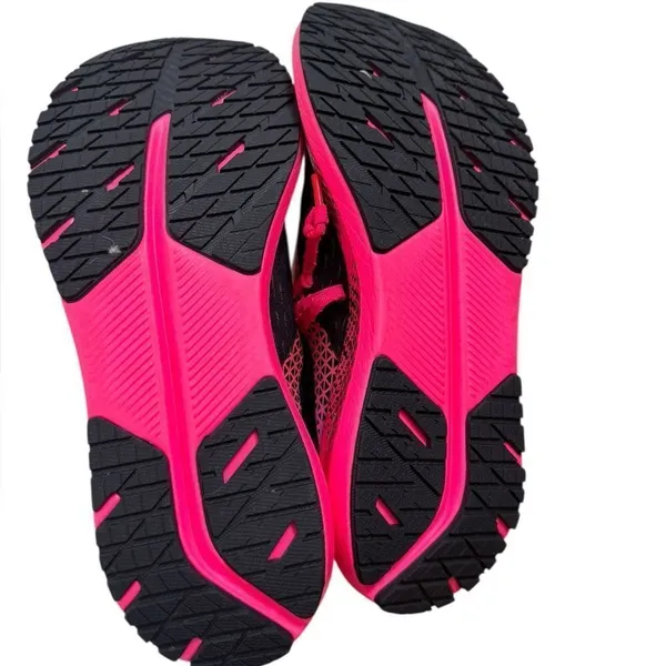 Brooks Hyperion Tempo sneakers in Black/Pink 8.5 - Image 6