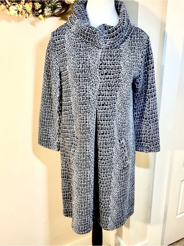Tyler Boe Kim Print Cowl Neck Tunic Top Snake Print 3/4 Sleeve Stretch Knit~S💛 - Image 3