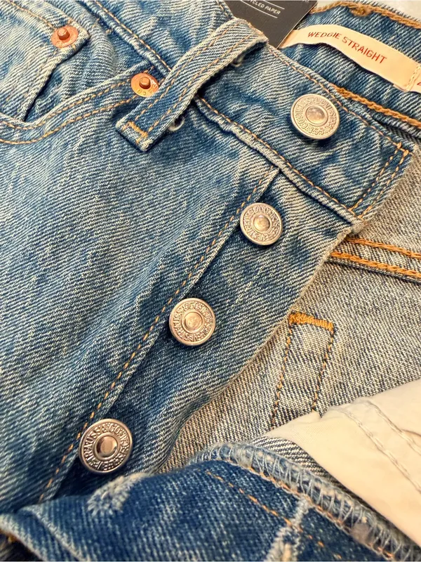 NWT Levi’s Size 24x28 Wedgie Straight Button Fly Jeans Classic Denim mid Rise - Image 8