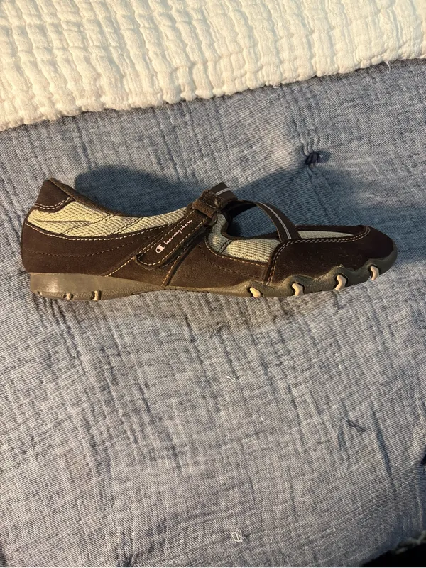 Y2K Vintage Champion Mary Jane’s in pink brown and beige. - Image 3