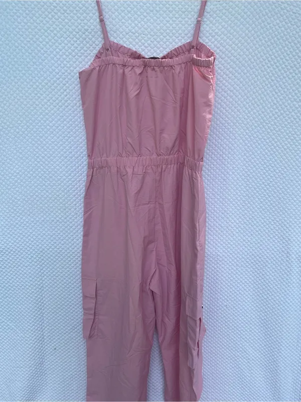 No Vacancy Women’s Pink Cargo Jumpsuit Size M NWT Utility Pocket Adjustable Stra - Image 8