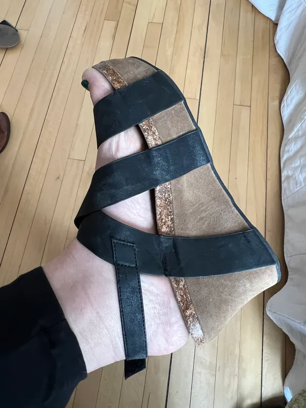 Pierre Dumas Wedge Sandal - Image 3