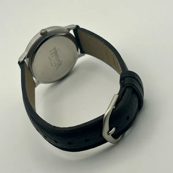 Momentum White Dial Black Leather Minimalist Watch Working New Battery - Image 5
