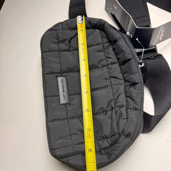 Reebok Trendy Fashionable Lightweight Black Fanny Pack Case Sz 1.6 L NWT - Image 7
