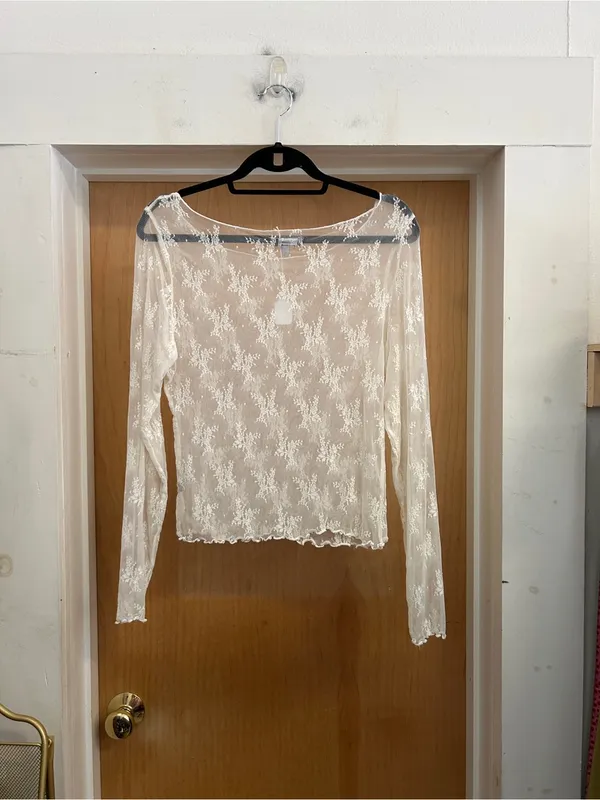 Wearever Long Sleeve White Floral Lace Top - size L - Image 3
