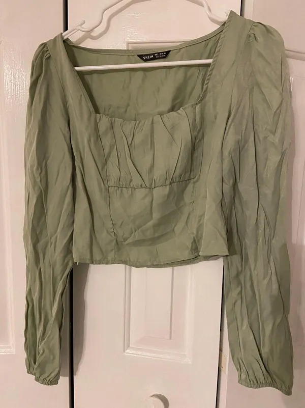 Long Sleeve Crop Top - Image 3